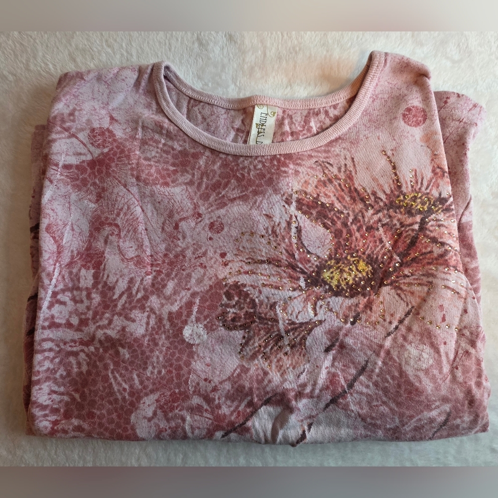 Women's Endless Designs Size Large